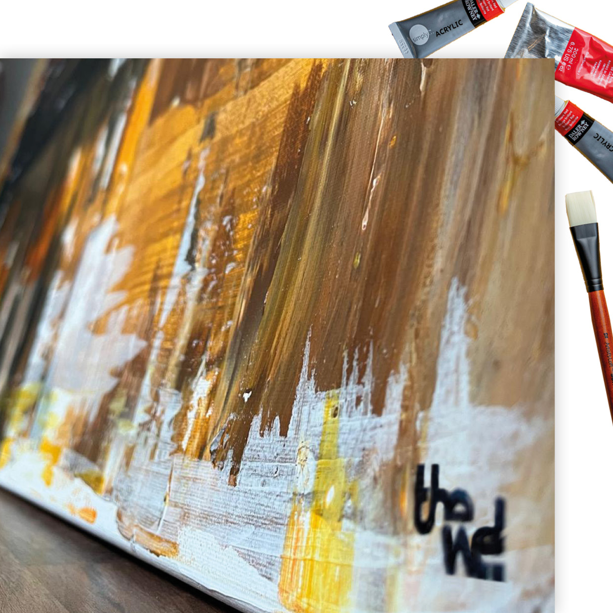 thewedesign, Art Mockup. Ausschnitt eines Leinwandgemäldes, gemalt mit Acryl in Orange- und Brauntönen. thewedesign-Logo-Acronym als Signet auf dem Bild.